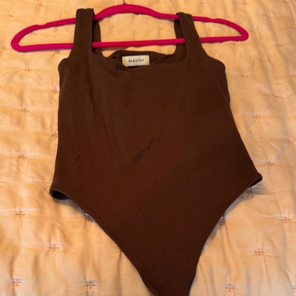 Babaton top brown